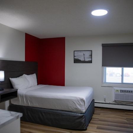 Ramada By Wyndham Dawson Creek Hotell Eksteriør bilde