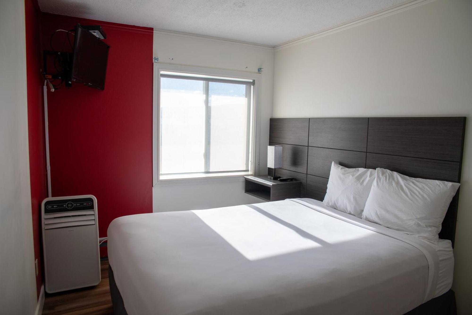 Ramada By Wyndham Dawson Creek Hotell Eksteriør bilde
