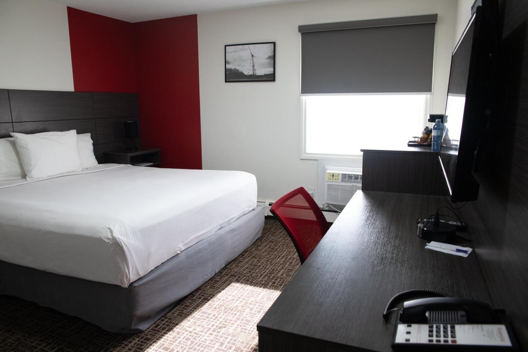 Ramada By Wyndham Dawson Creek Hotell Eksteriør bilde