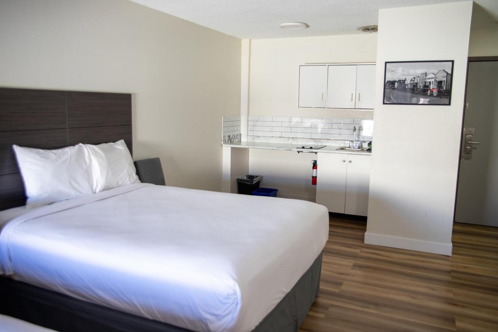 Ramada By Wyndham Dawson Creek Hotell Eksteriør bilde