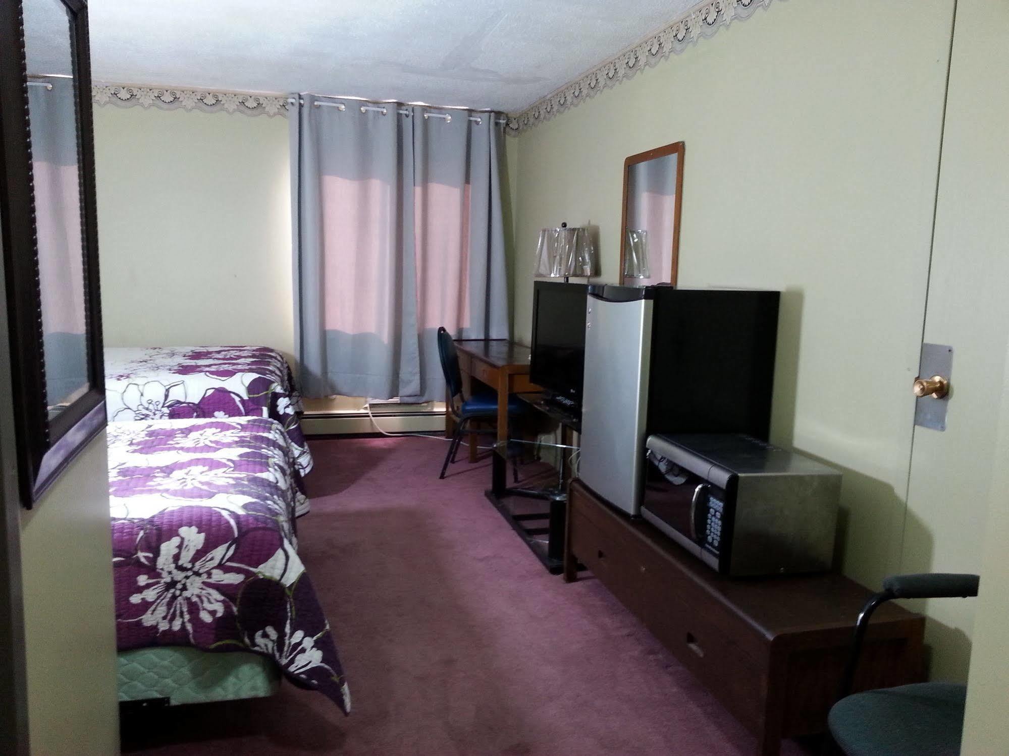 Ramada By Wyndham Dawson Creek Hotell Eksteriør bilde